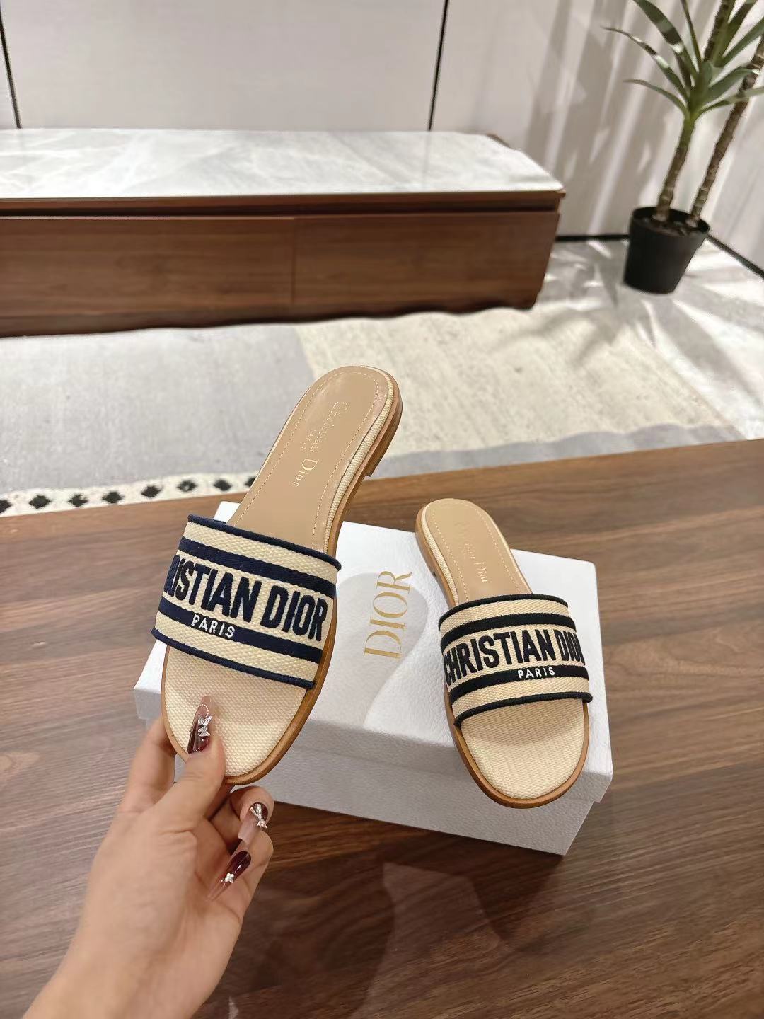 DWAY SLIDES IN BEIGE AND NAVY BLUE TECHNICAL FABRIC - 35
