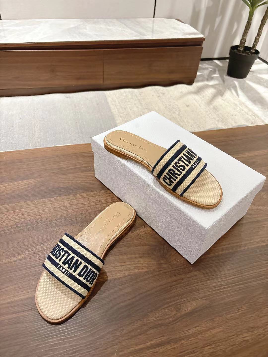 DWAY SLIDES IN BEIGE AND NAVY BLUE TECHNICAL FABRIC - 35