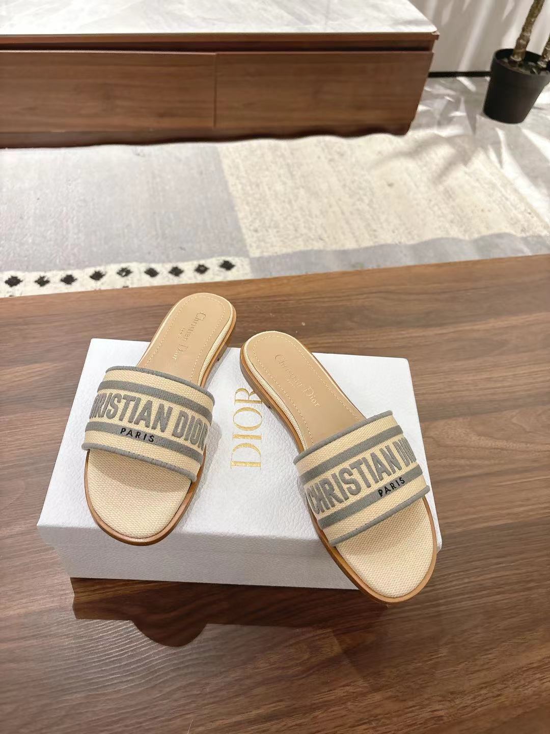 DWAY SLIDES IN BEIGE AND GRAY TECHNICAL FABRIC - 35