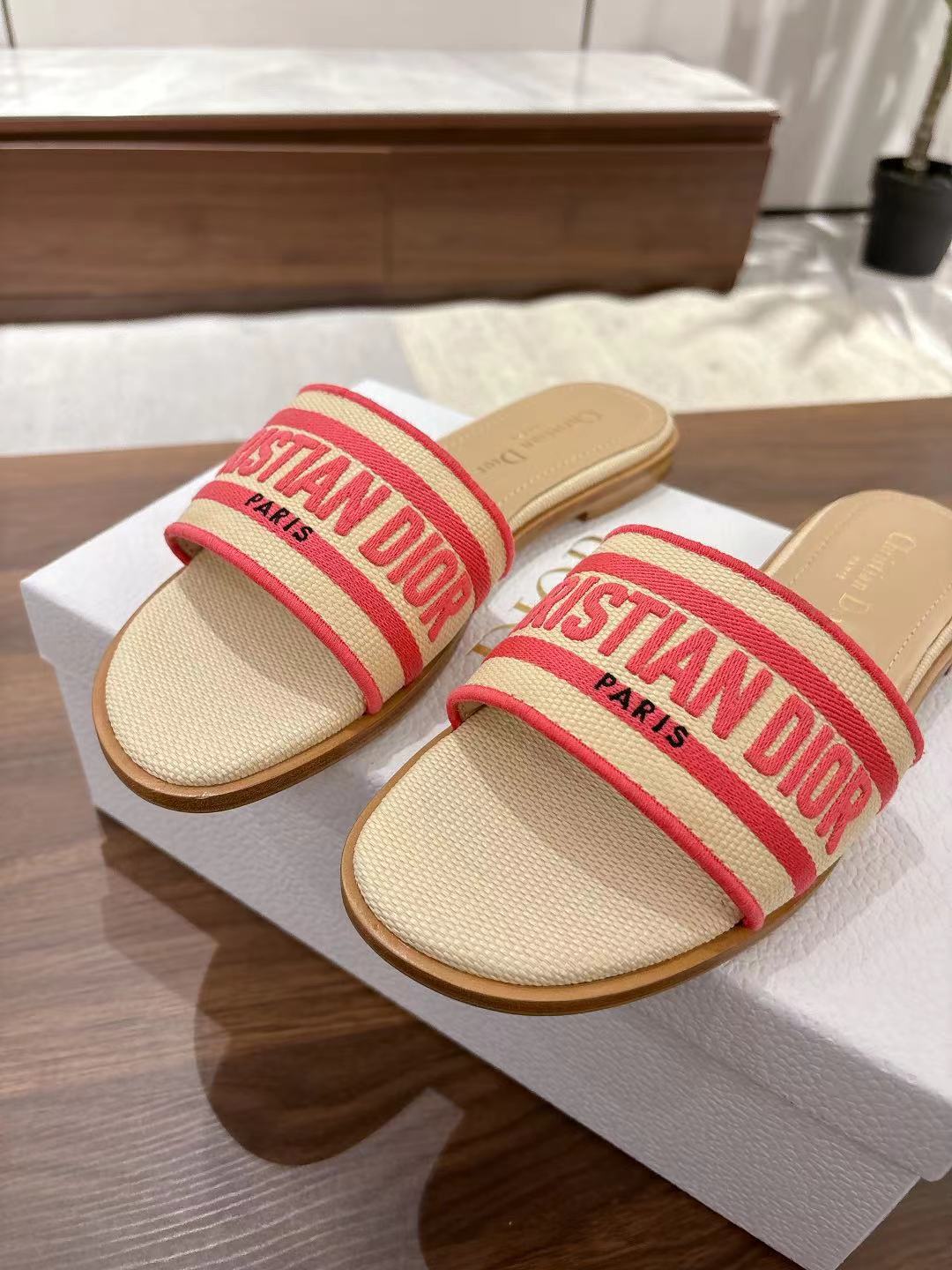 DWAY SLIDES IN BEIGE AND RED TECHNICAL FABRIC - 35