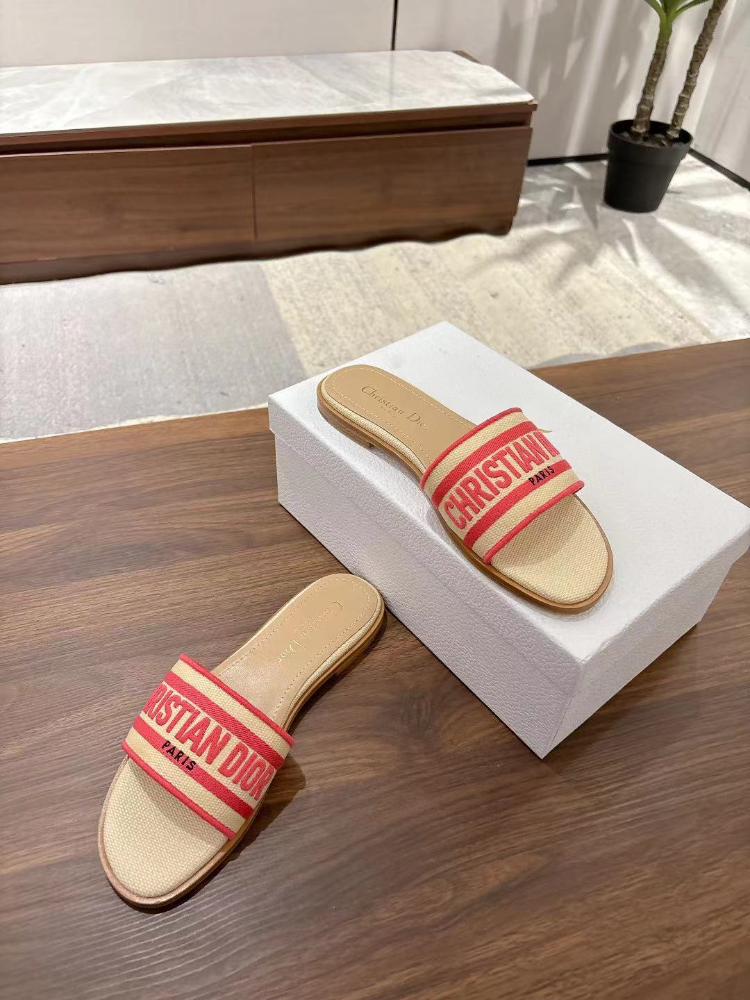 DWAY SLIDES IN BEIGE AND RED TECHNICAL FABRIC - 35