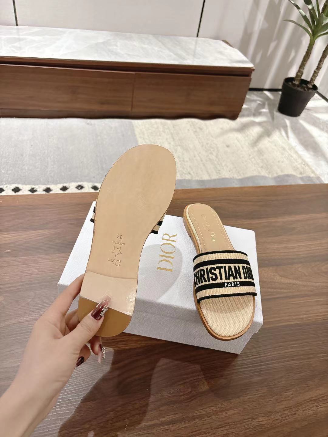 DWAY SLIDES IN BEIGE AND BLACK TECHNICAL FABRIC - 35