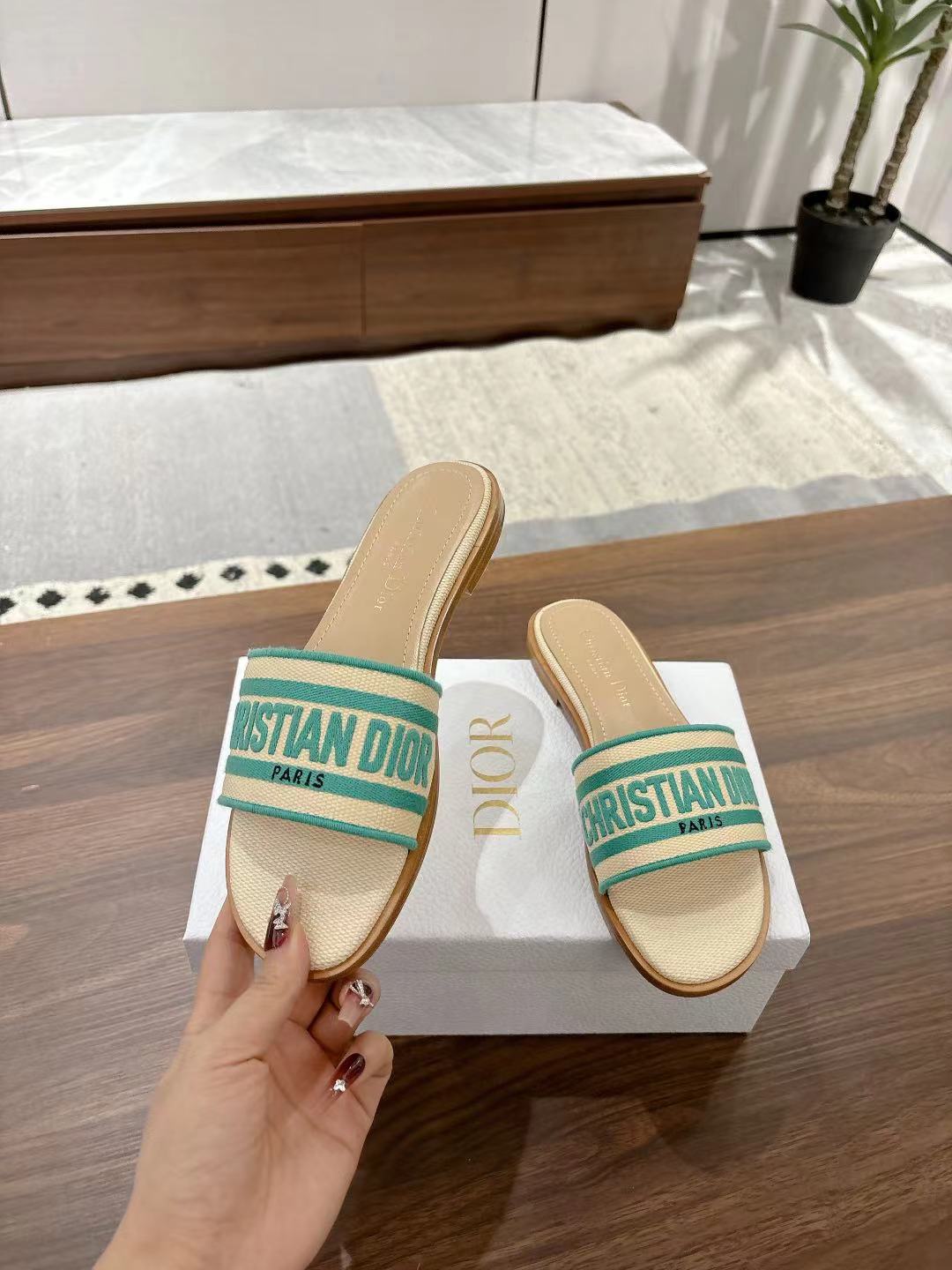 DWAY SLIDES IN BEIGE AND GREEN TECHNICAL FABRIC - 35