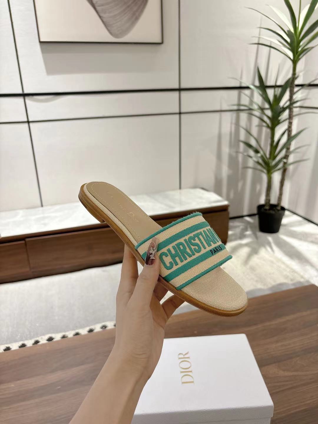 DWAY SLIDES IN BEIGE AND GREEN TECHNICAL FABRIC - 35