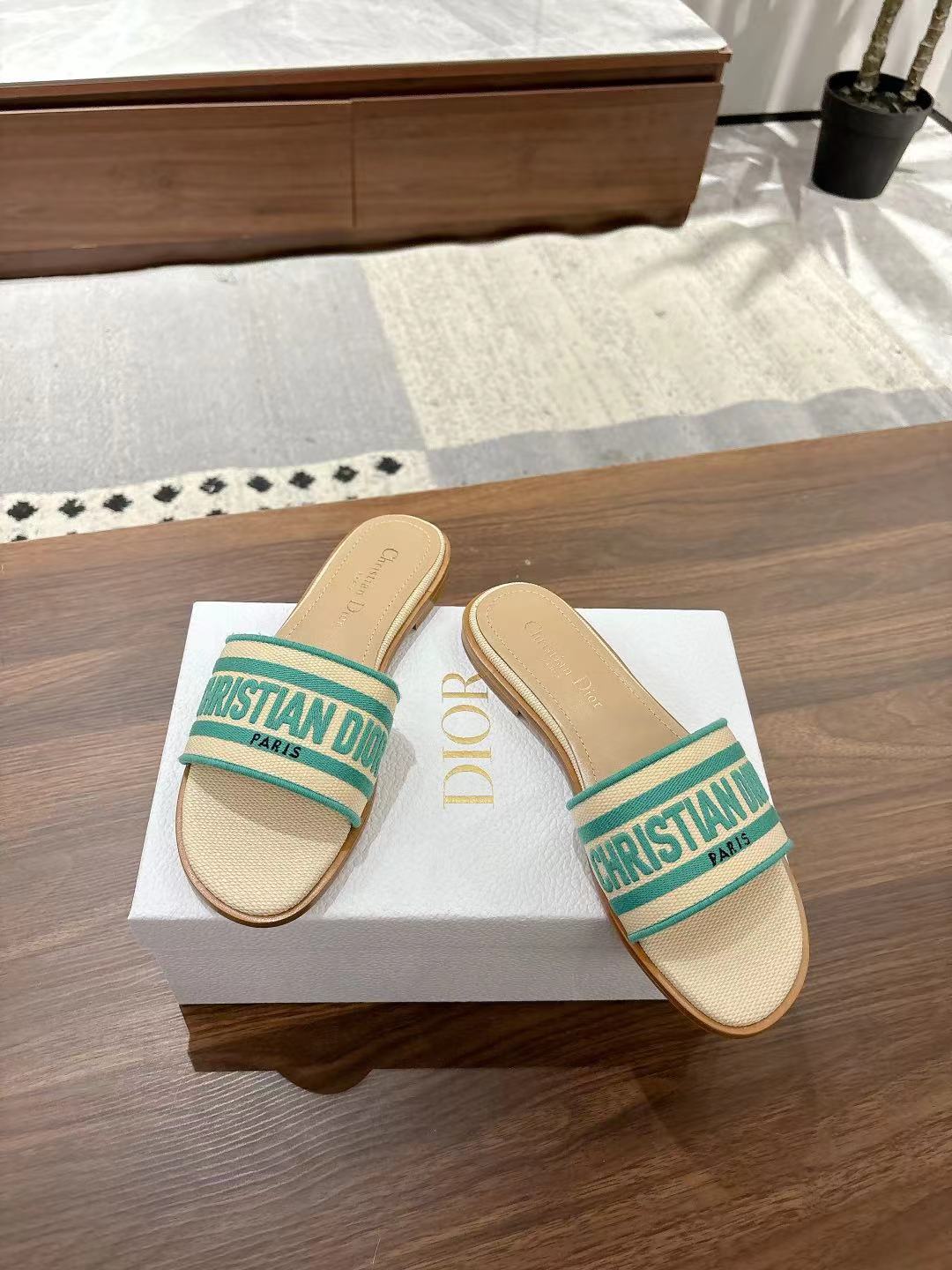 DWAY SLIDES IN BEIGE AND GREEN TECHNICAL FABRIC - 35