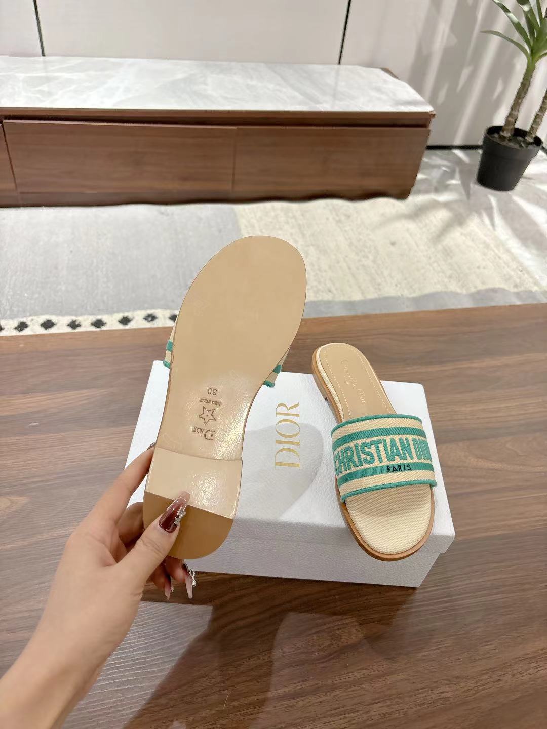 DWAY SLIDES IN BEIGE AND GREEN TECHNICAL FABRIC - 35
