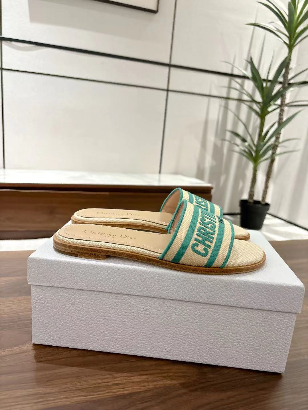 DWAY SLIDES IN BEIGE AND GREEN TECHNICAL FABRIC - 35