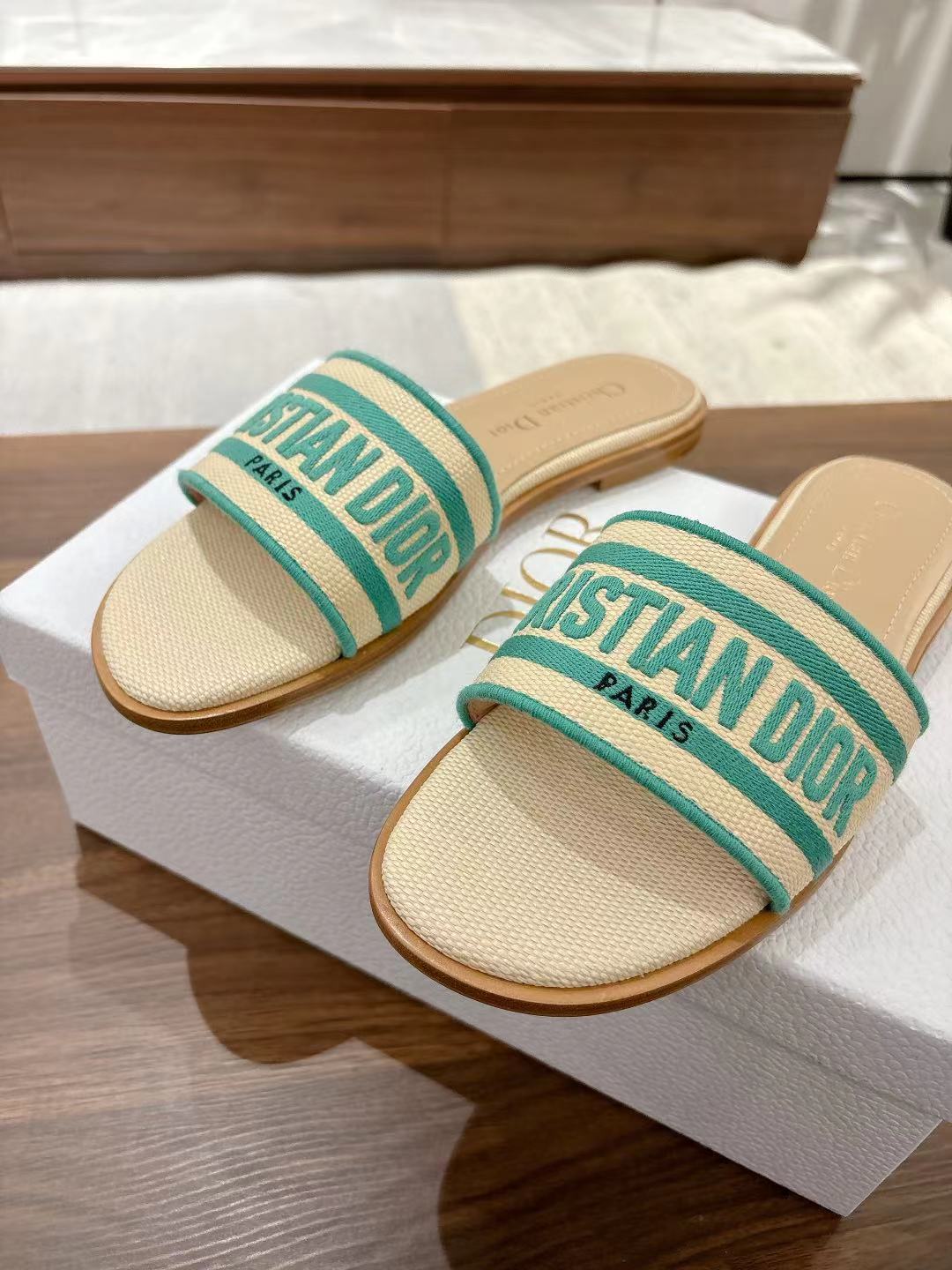 DWAY SLIDES IN BEIGE AND GREEN TECHNICAL FABRIC - 35