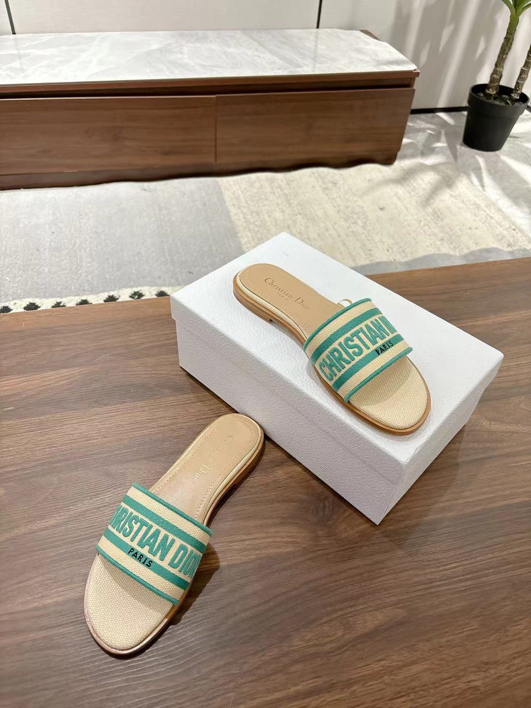 DWAY SLIDES IN BEIGE AND GREEN TECHNICAL FABRIC - 35