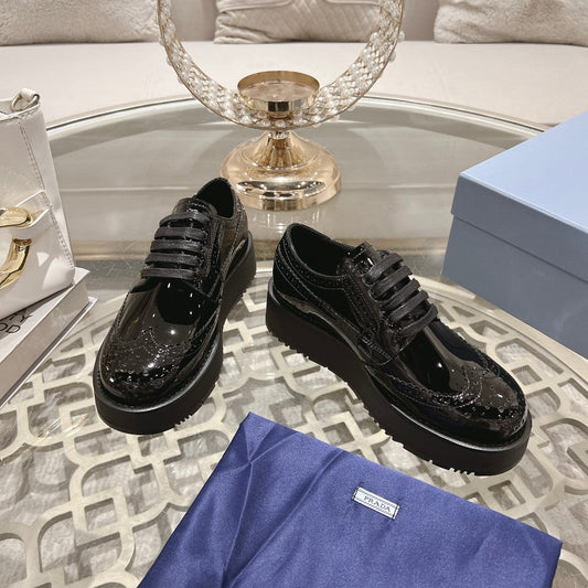 ЧЕРЕВИКИ PRADA 26S БРОУГИ З ЧОРНОЇ ЛАКОВАНОЇ ТЕЛЯЧОЇ ШКІРИ