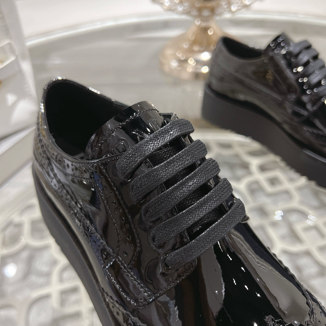 ЧЕРЕВИКИ PRADA 26S БРОУГИ З ЧОРНОЇ ЛАКОВАНОЇ ТЕЛЯЧОЇ ШКІРИ