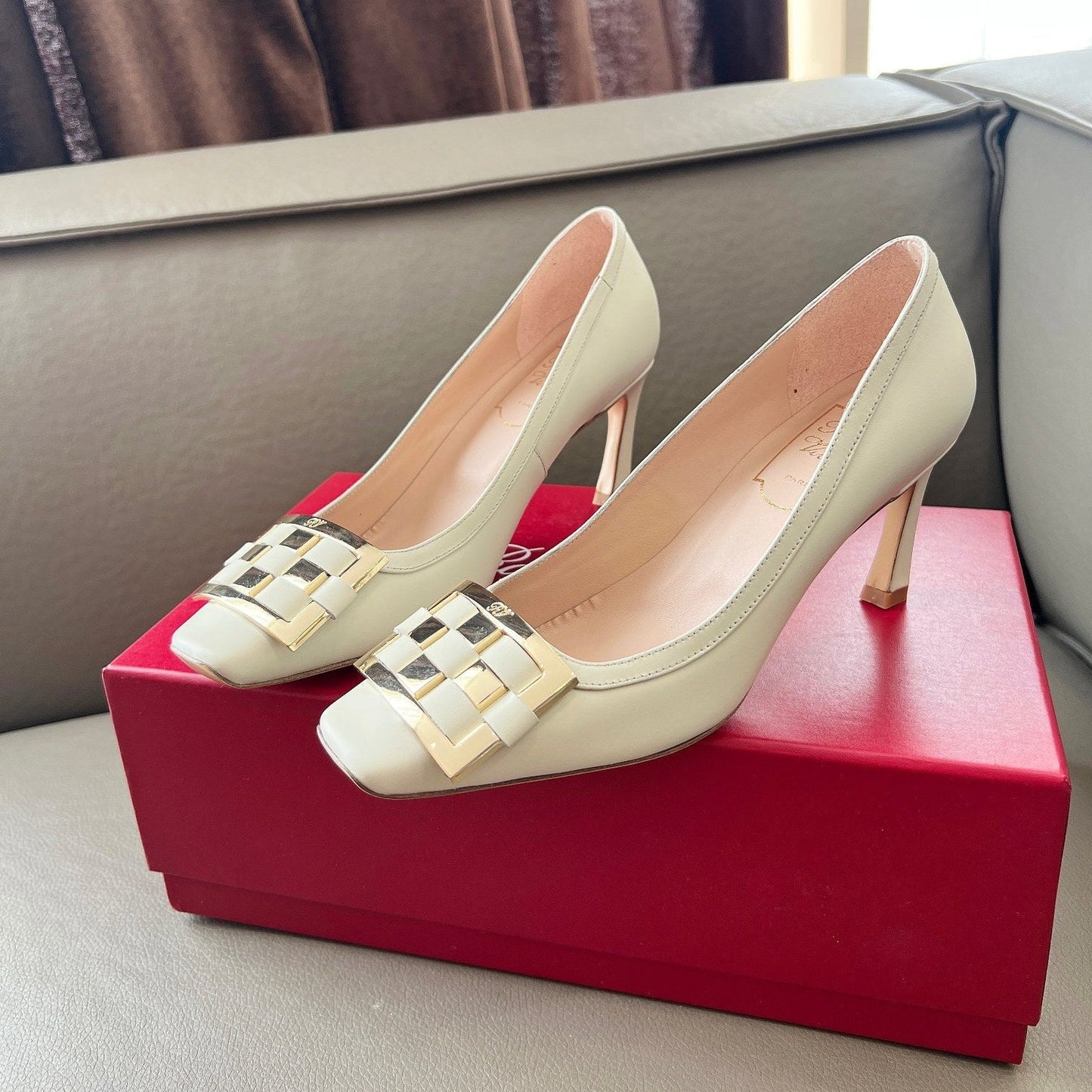 TROMPETTE BALLERINAS PUMPS IN OFF WHITE SHINY CALFSKIN GOLD BUCKLE - 34