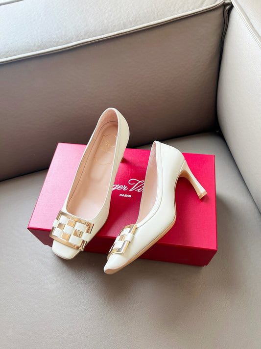 TROMPETTE BALLERINAS PUMPS IN OFF WHITE SHINY CALFSKIN GOLD BUCKLE - 34