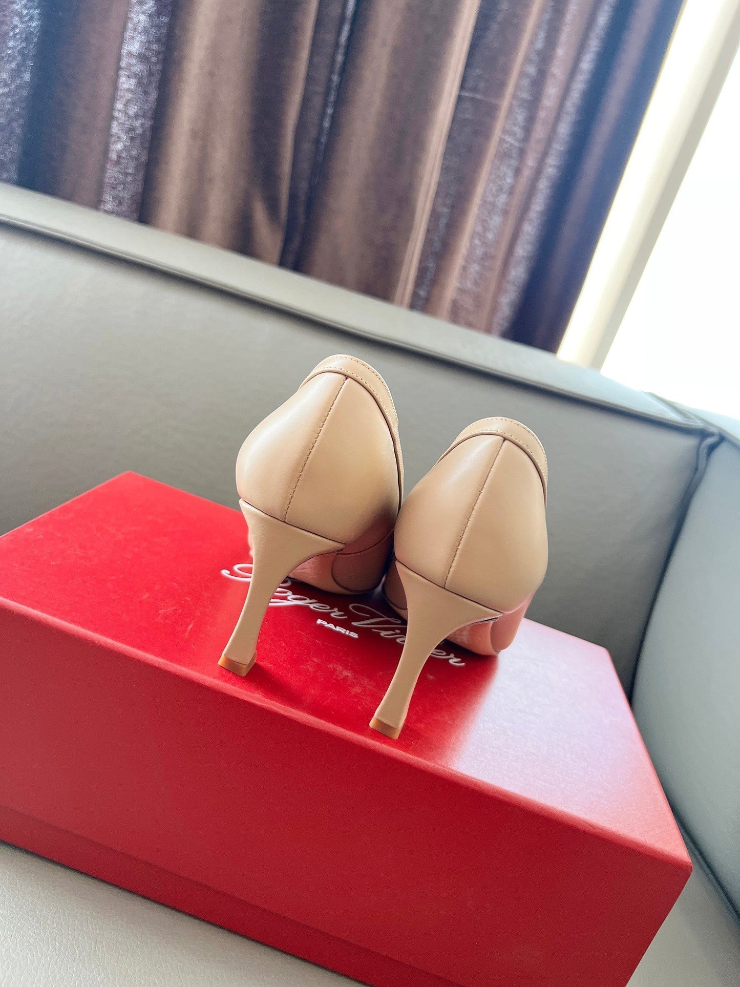 TROMPETTE BALLERINAS PUMPS IN NUDE SHINY CALFSKIN GOLD BUCKLE - 34