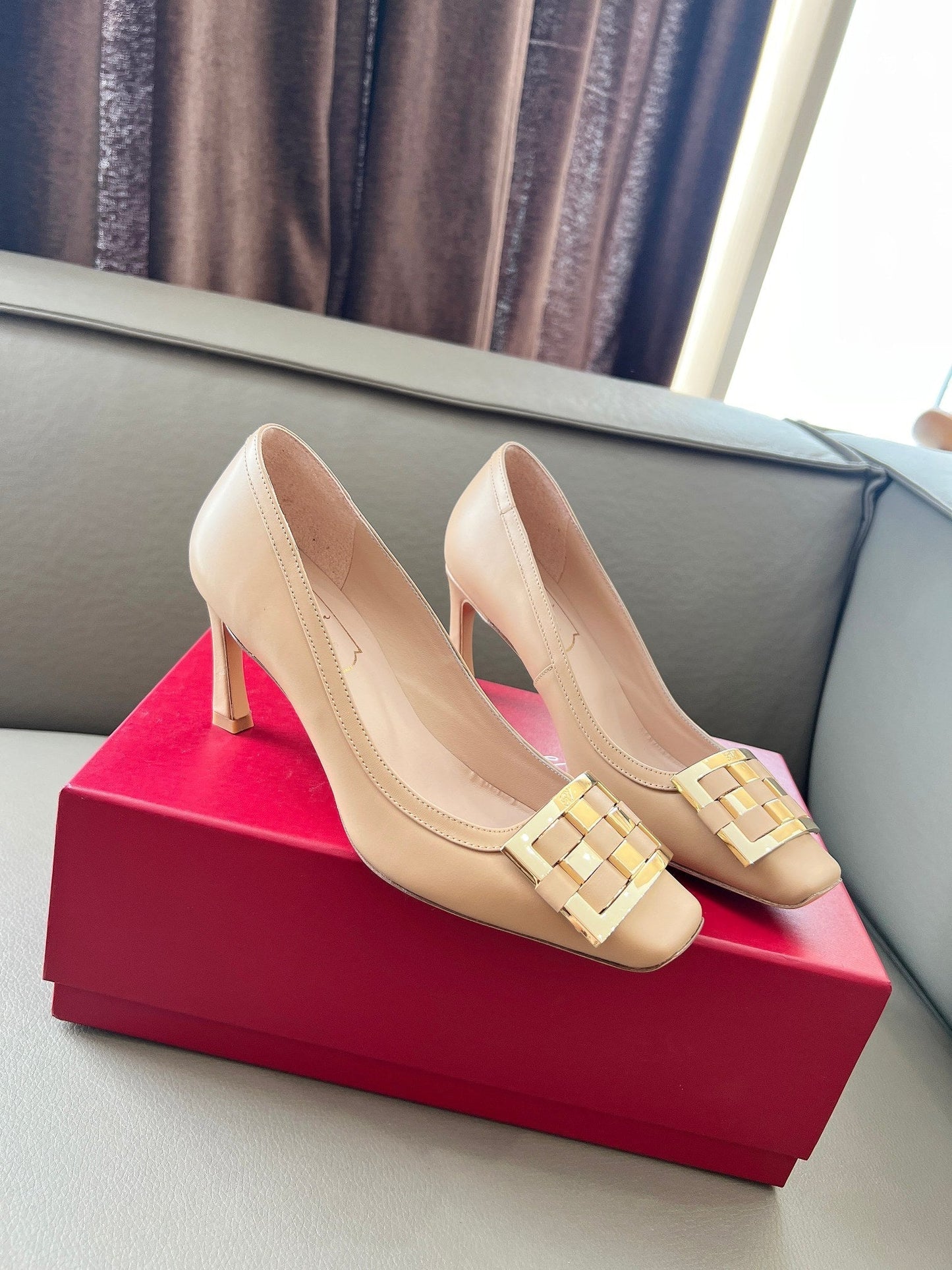 TROMPETTE BALLERINAS PUMPS IN NUDE SHINY CALFSKIN GOLD BUCKLE - 34