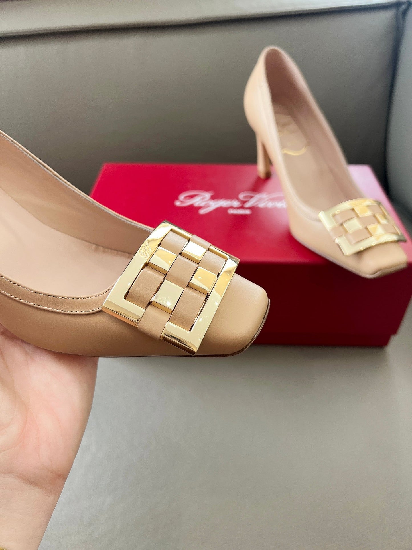 TROMPETTE BALLERINAS PUMPS IN NUDE SHINY CALFSKIN GOLD BUCKLE - 34