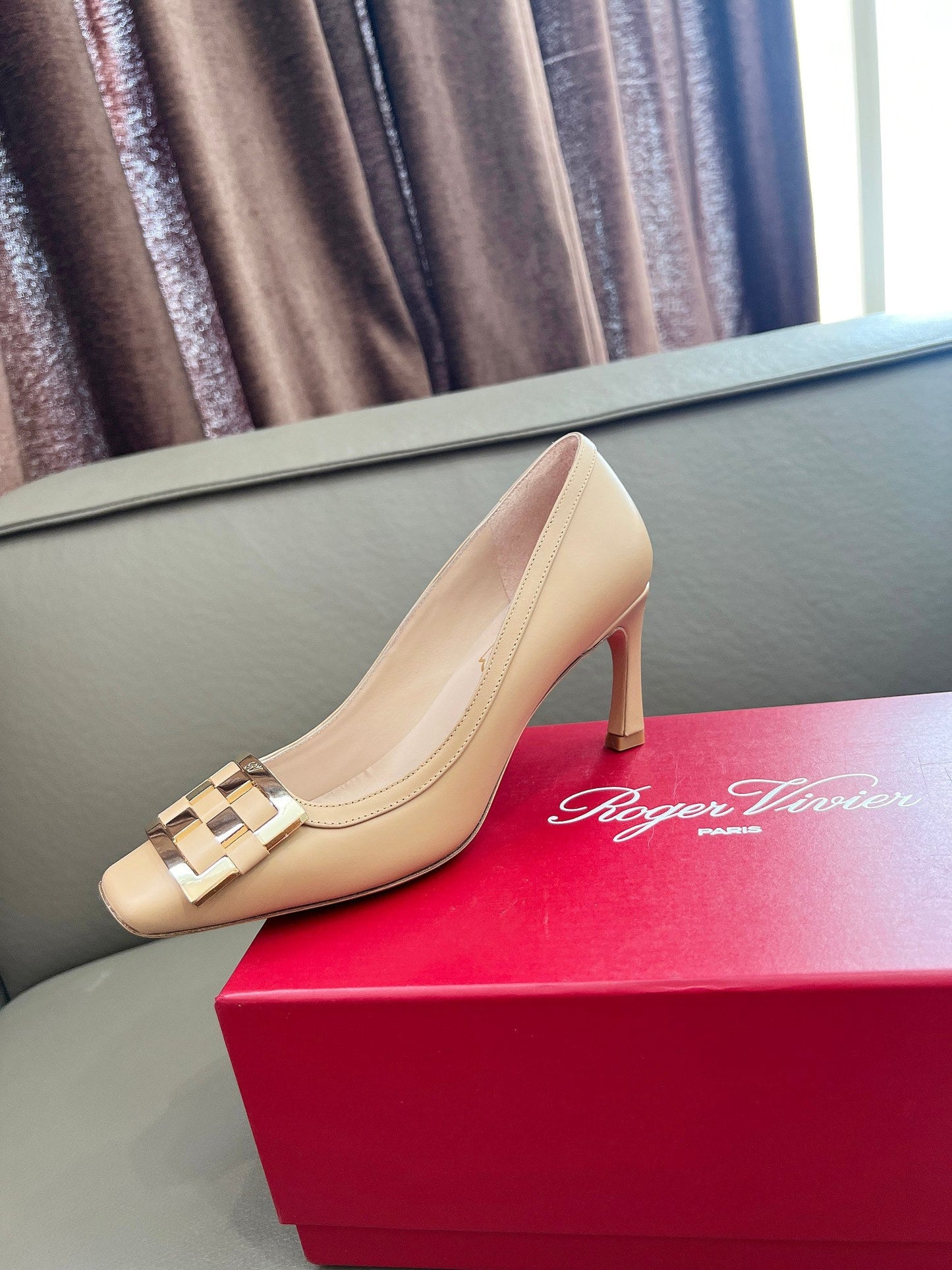 TROMPETTE BALLERINAS PUMPS IN NUDE SHINY CALFSKIN GOLD BUCKLE - 34