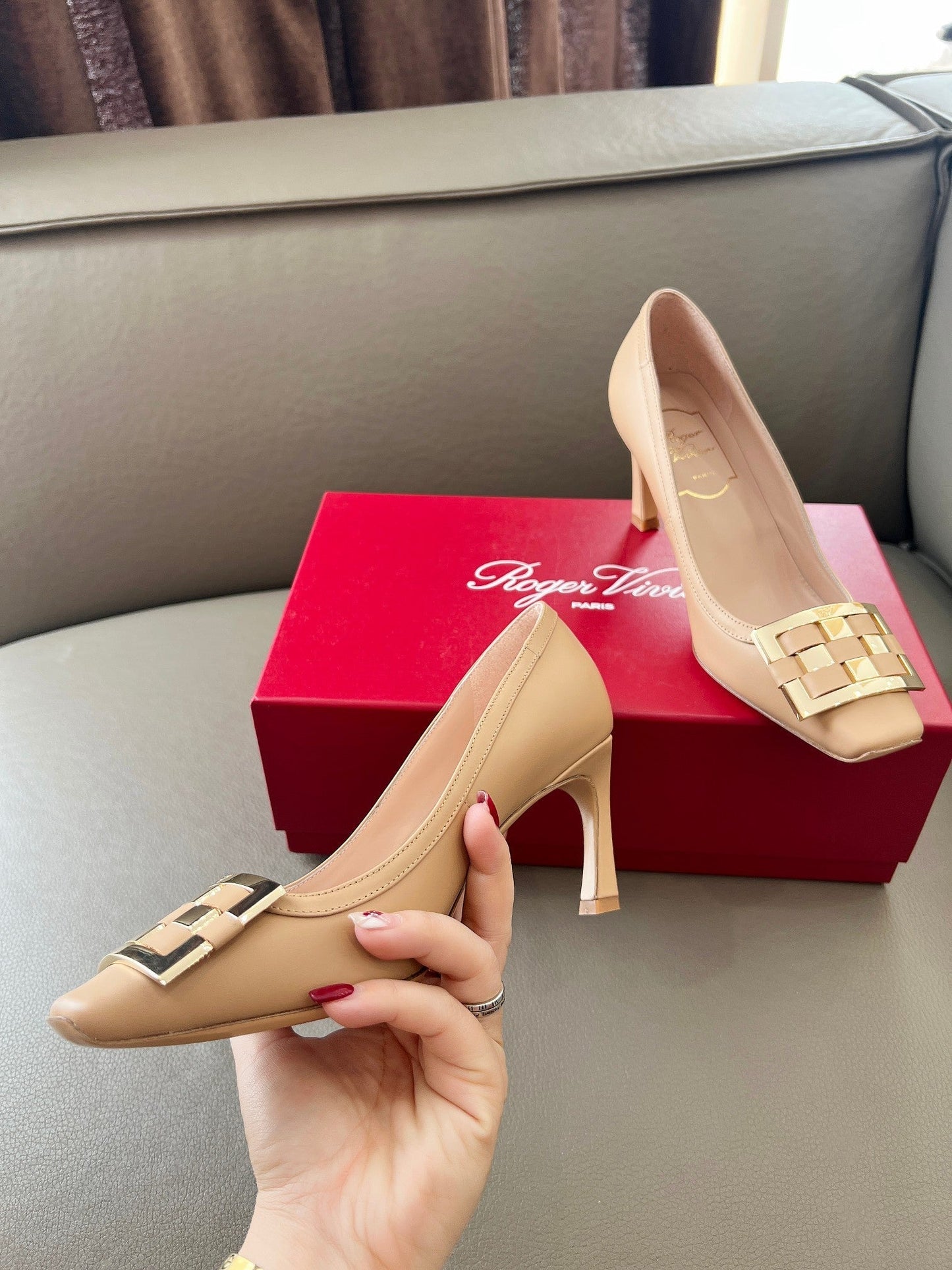 TROMPETTE BALLERINAS PUMPS IN NUDE SHINY CALFSKIN GOLD BUCKLE - 34