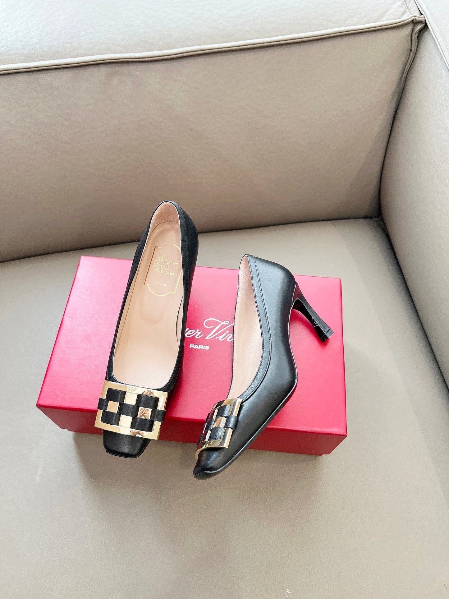 TROMPETTE BALLERINAS PUMPS IN BLACK SHINY CALFSKIN GOLD BUCKLE - 34