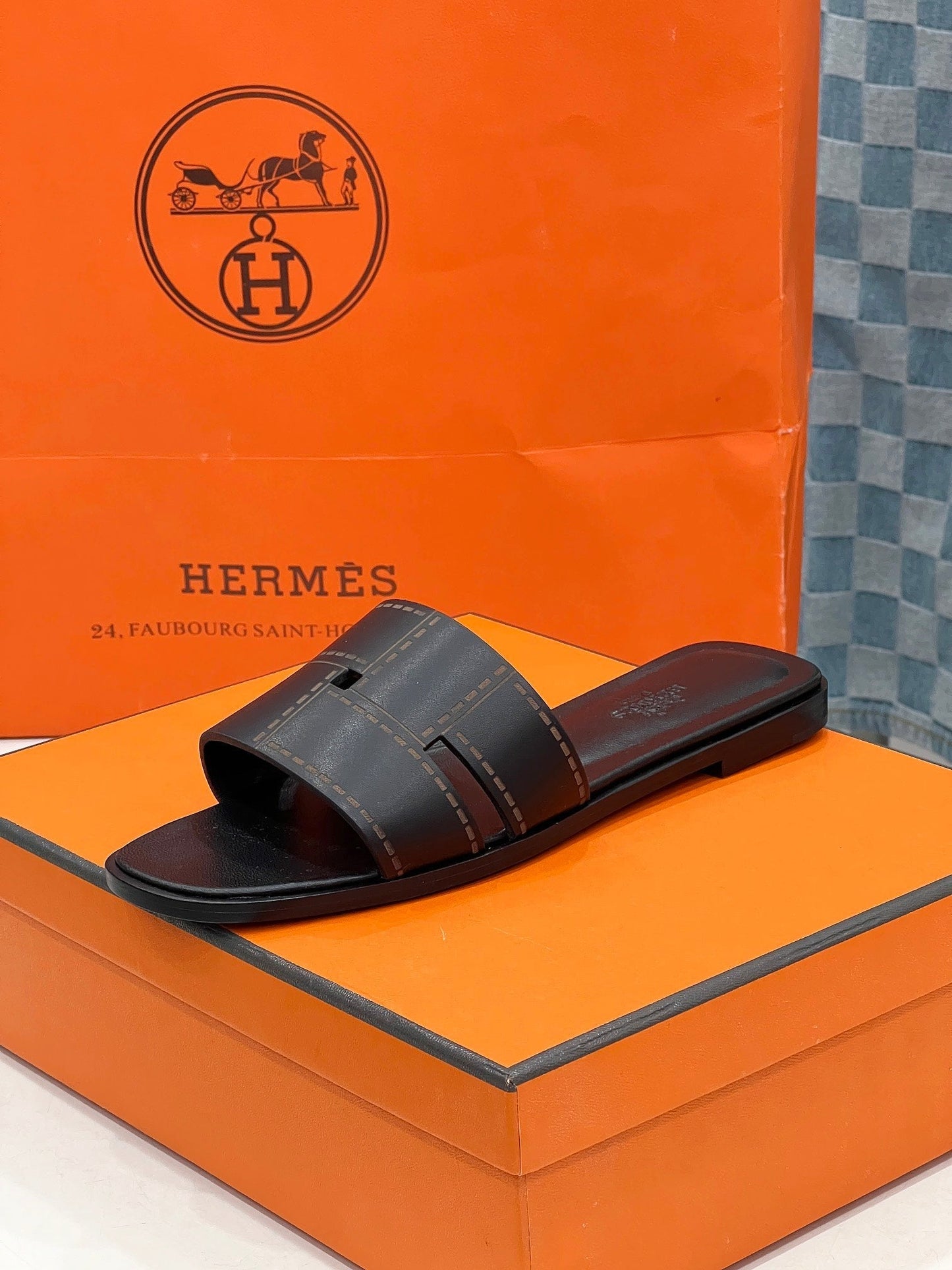 IDIOMA SANDAL IN BLACK CALFSKIN - 34