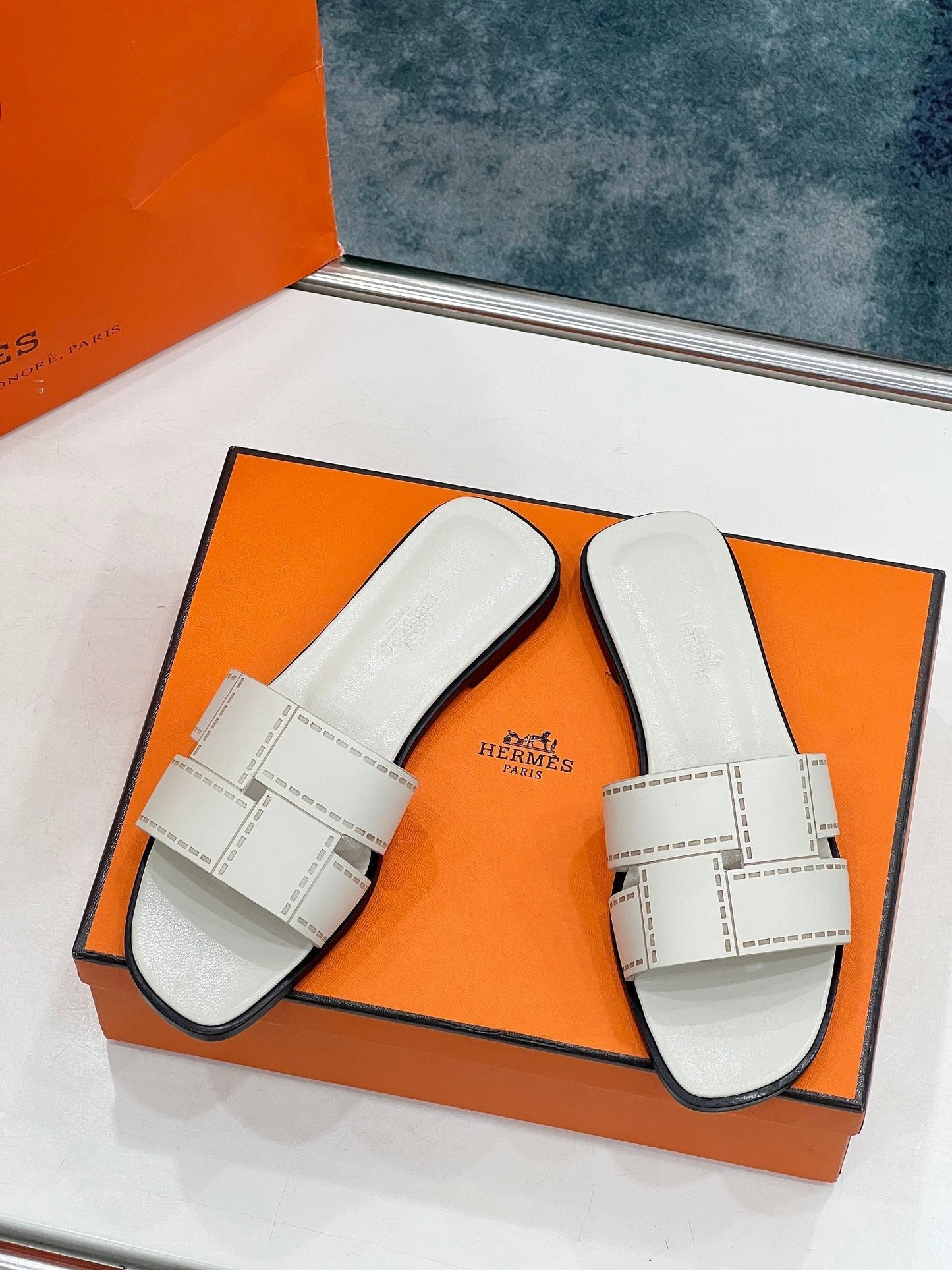 IDIOMA SANDAL IN WHITE CREAM CALFSKIN - 34