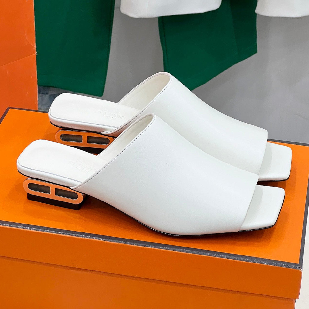 IDOLE SANDAL IN WHITE CALFSKIN - 35