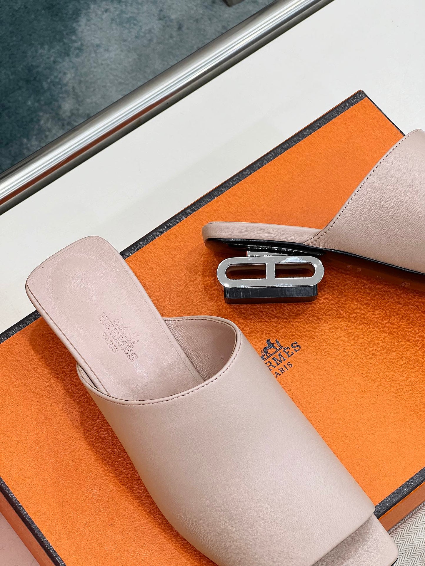 IDOLE SANDAL IN BABY PINK CALFSKIN - 35