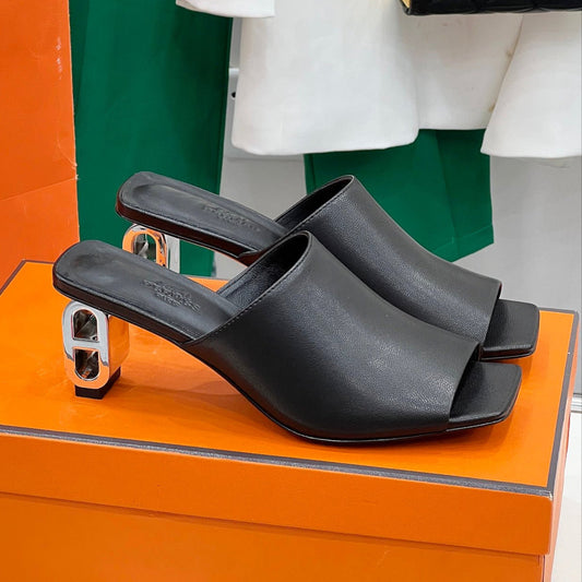 ICONIQUE 60 SANDAL IN BLACK CALFSKIN - 35