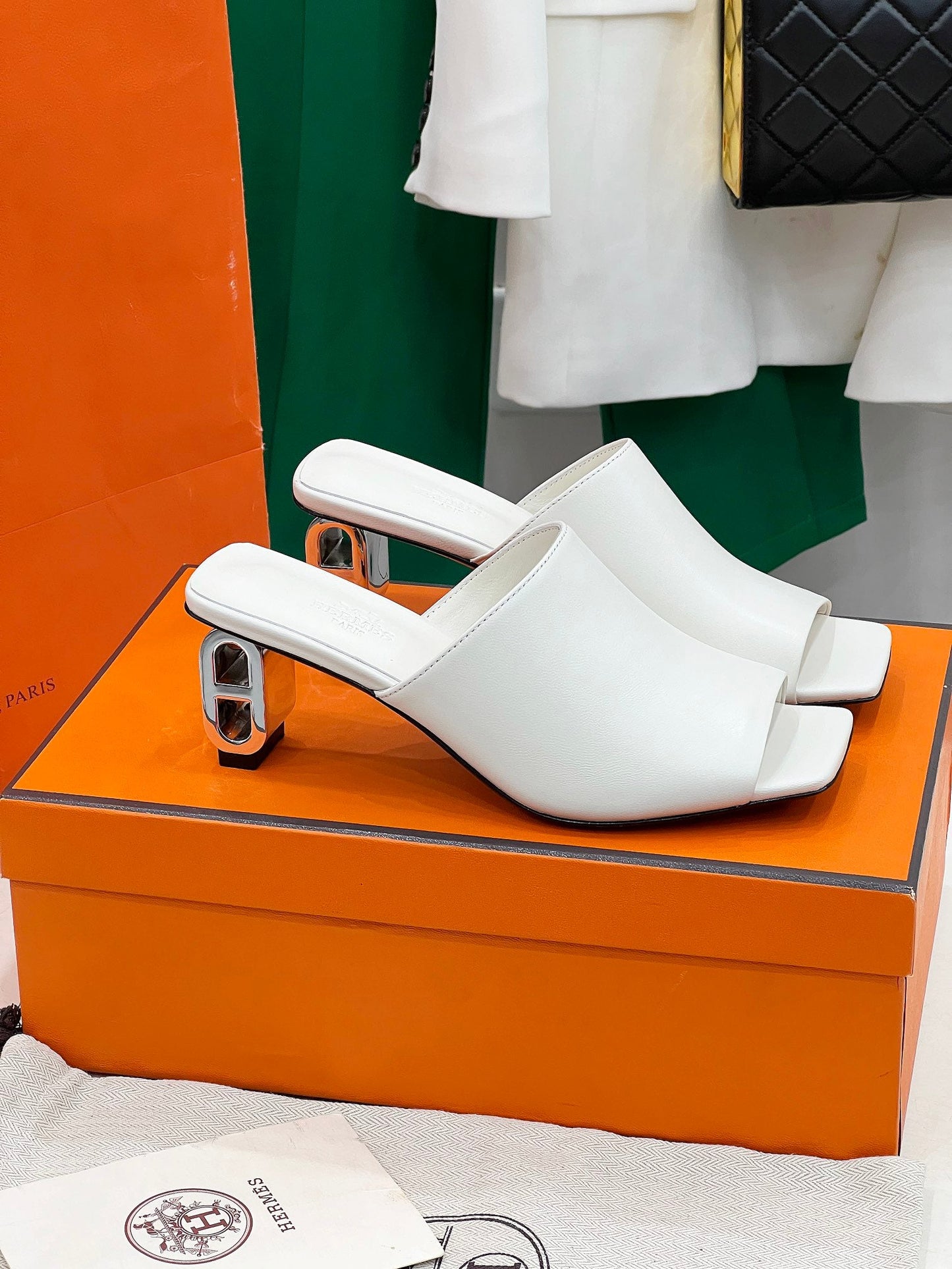 ICONIQUE 60 SANDAL IN WHITE CALFSKIN - 35