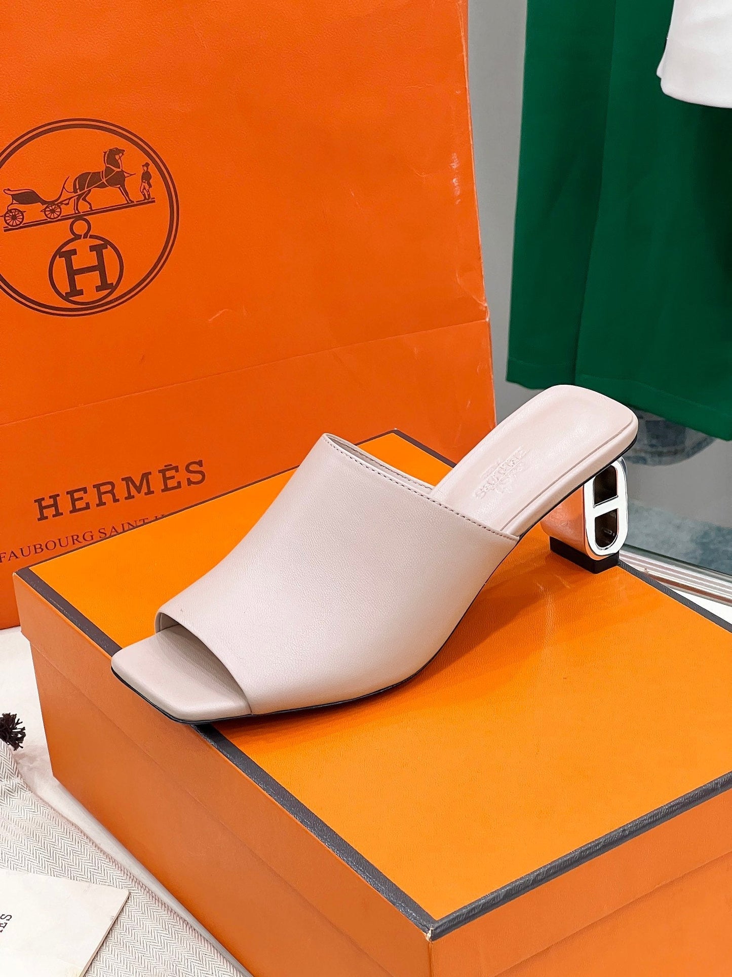 ICONIQUE 60 SANDAL IN BABY PINK CALFSKIN - 35