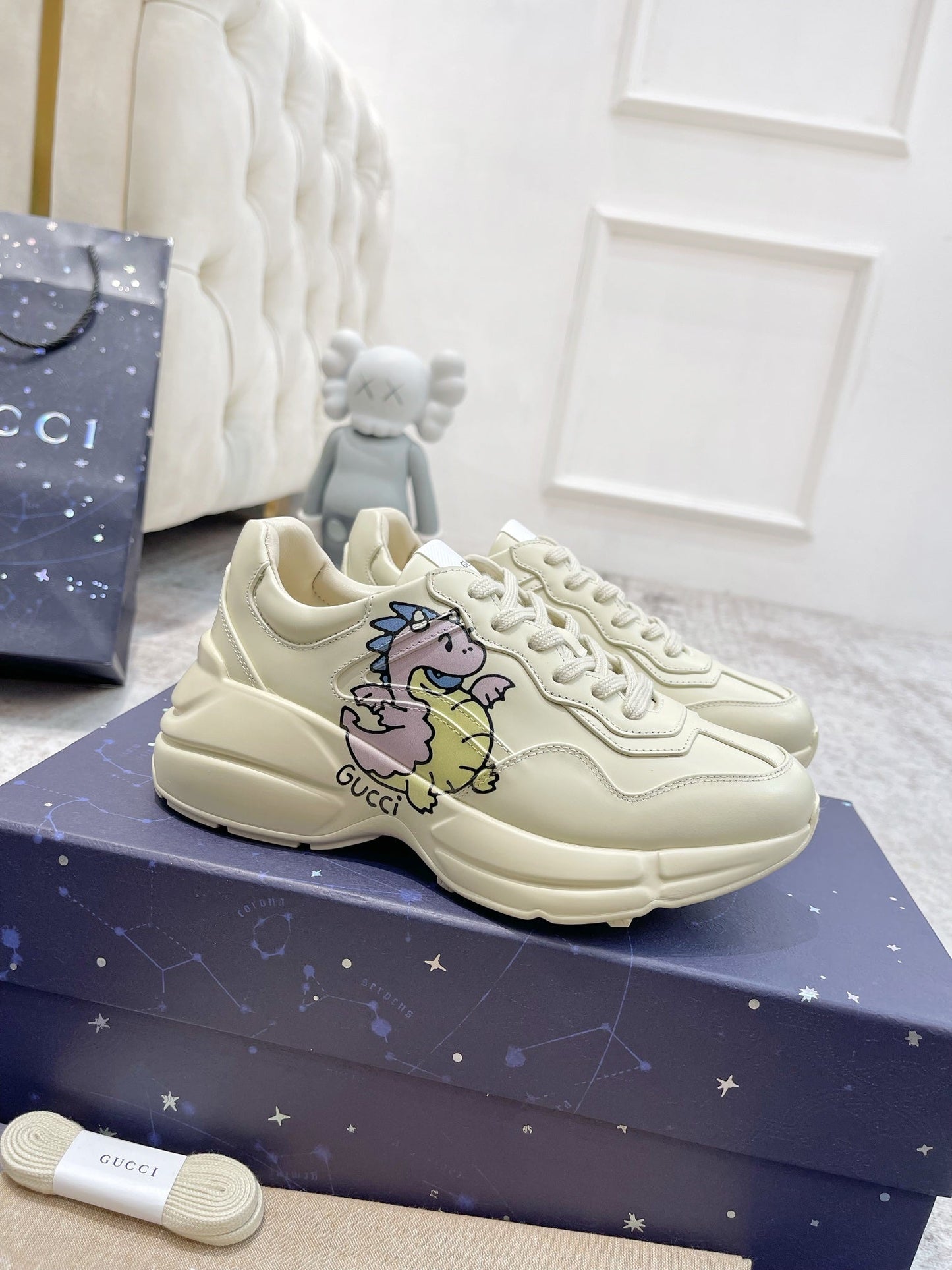 GG RHYTON TRAINER WHITE LAMBSKIN WITH PURPLE DINO MOTIF - 35