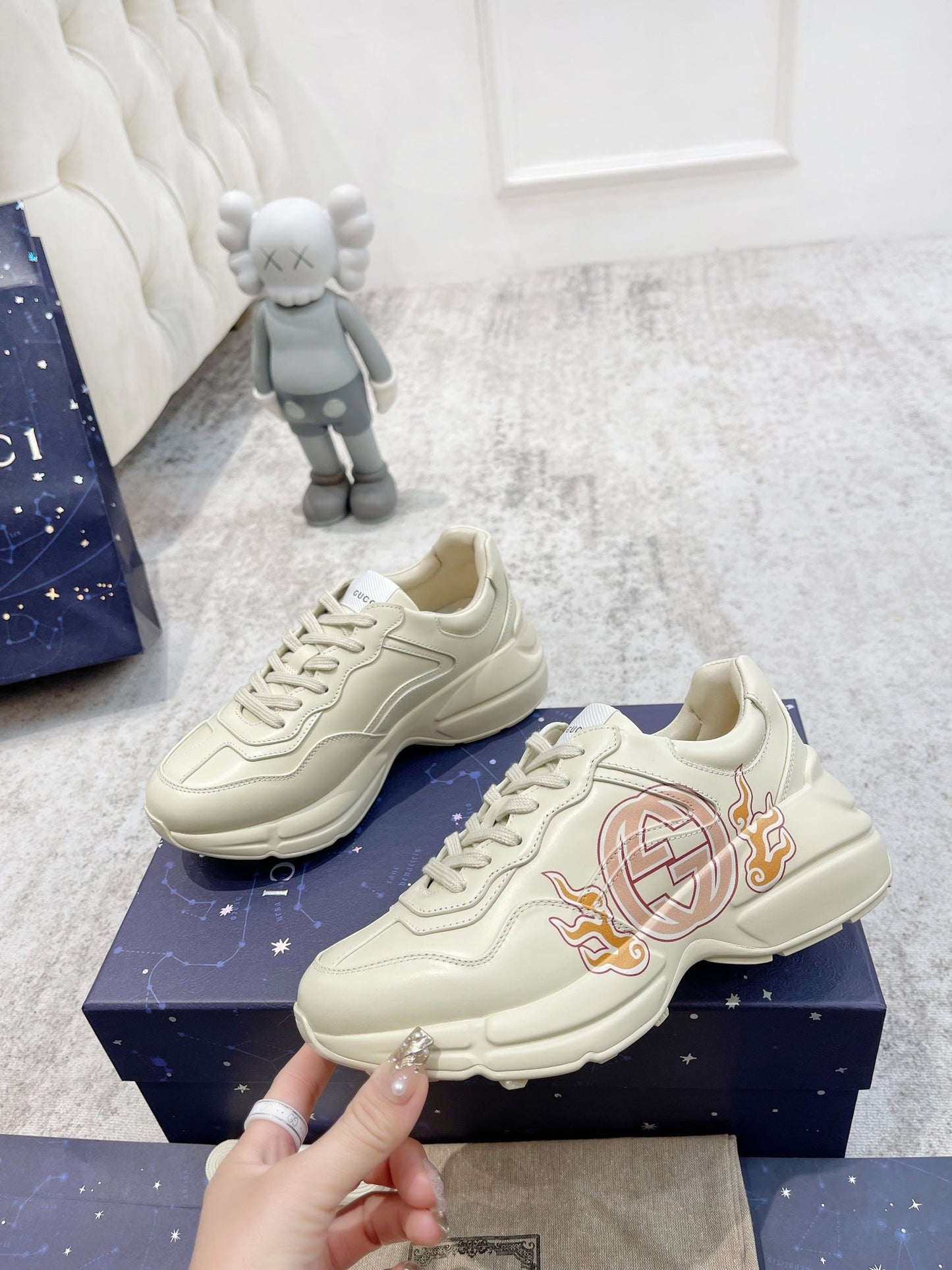 GG RHYTON TRAINER WHITE LAMBSKIN WITH FIRE MOTIF - 35