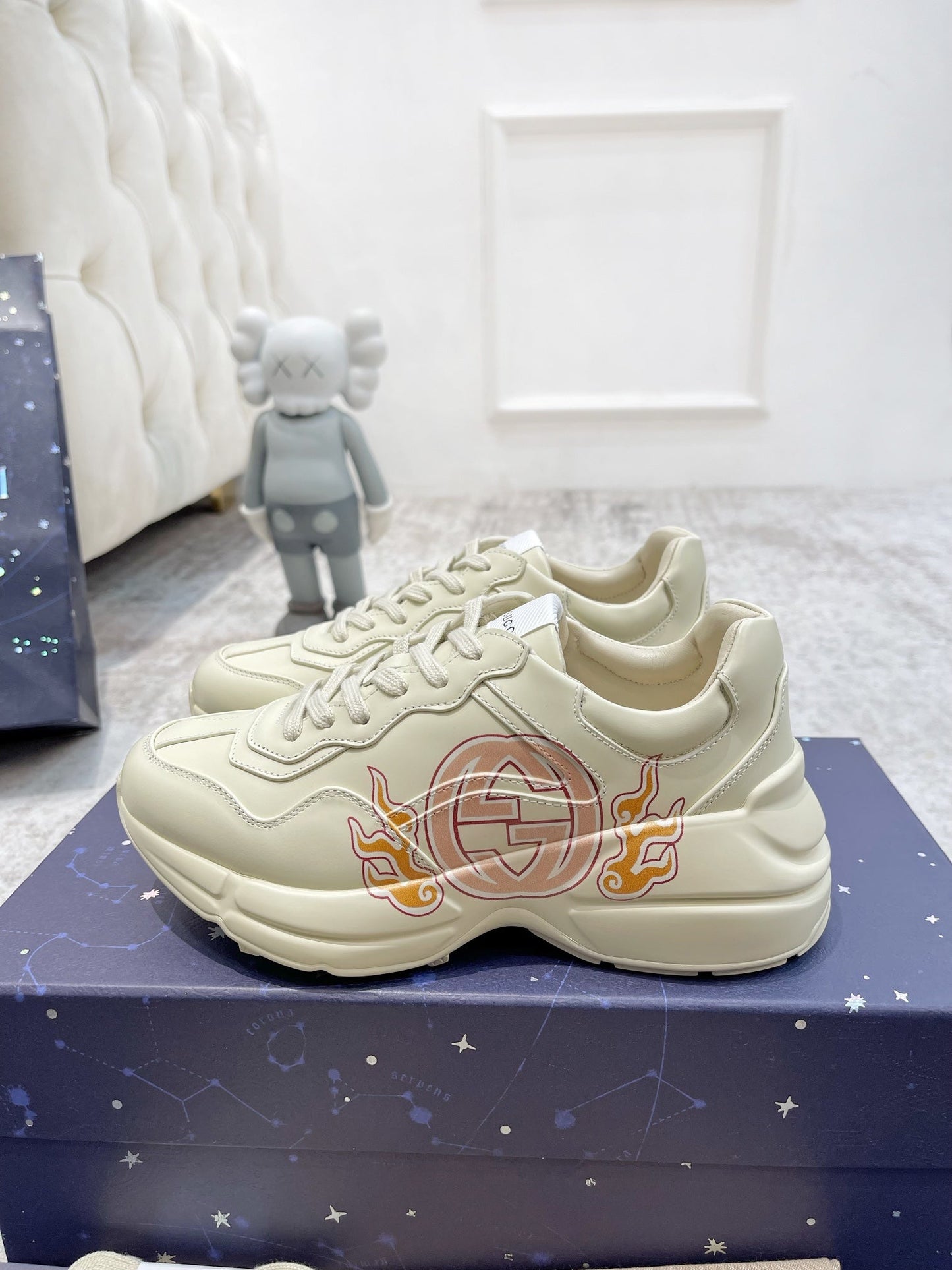 GG RHYTON TRAINER WHITE LAMBSKIN WITH FIRE MOTIF - 35