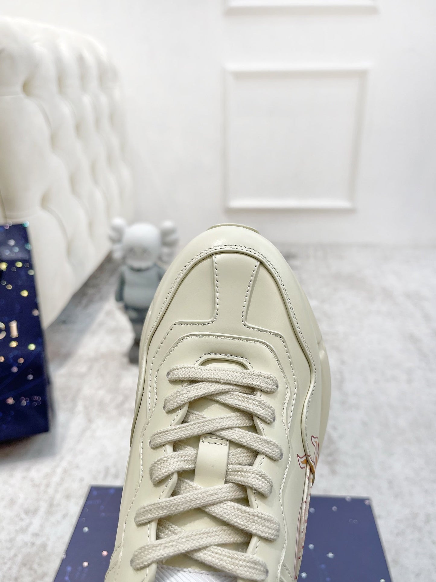 GG RHYTON TRAINER WHITE LAMBSKIN WITH FIRE MOTIF - 35