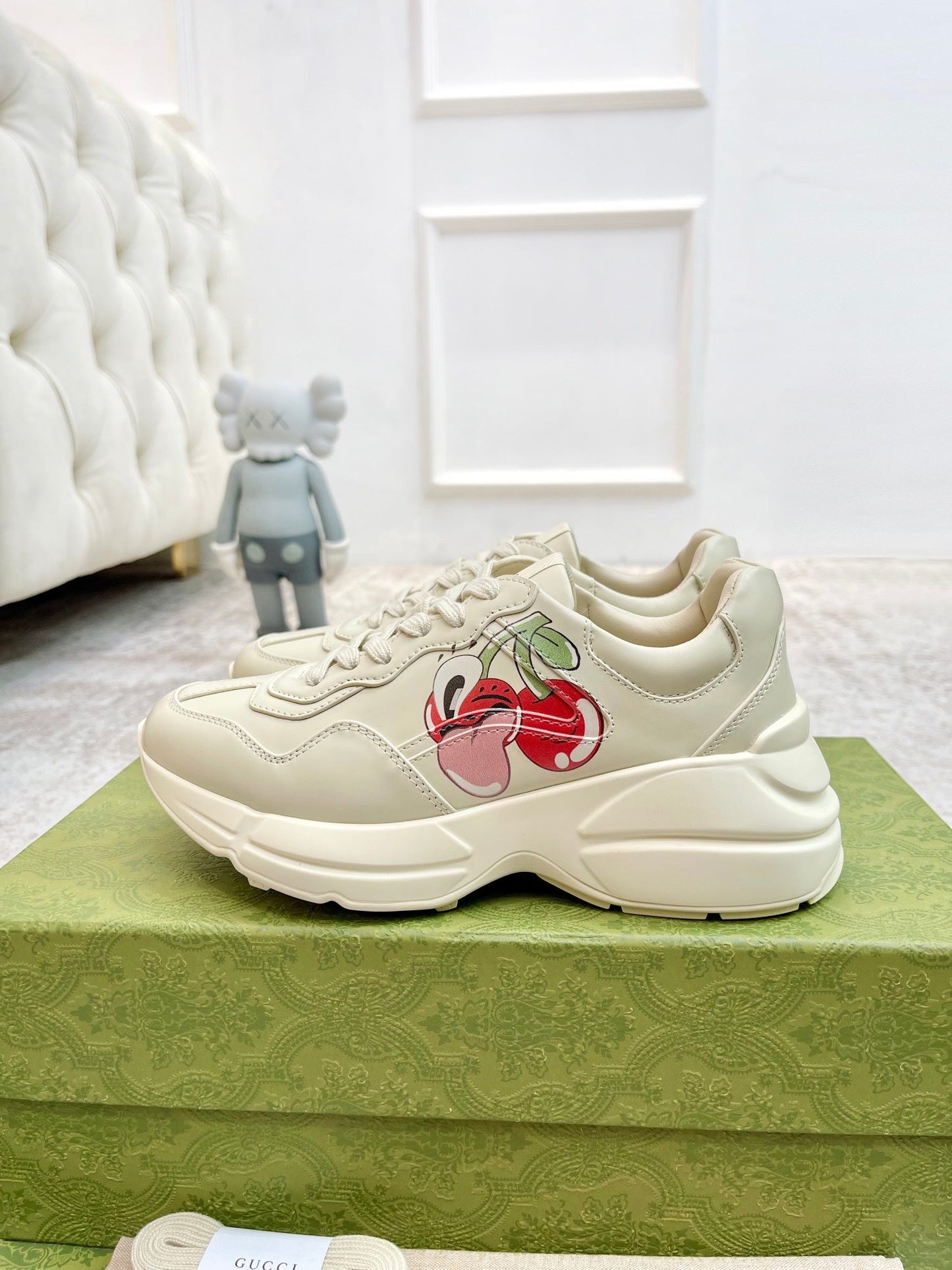 GG RHYTON TRAINER WHITE LAMBSKIN WITH HEART MOTIF - 35