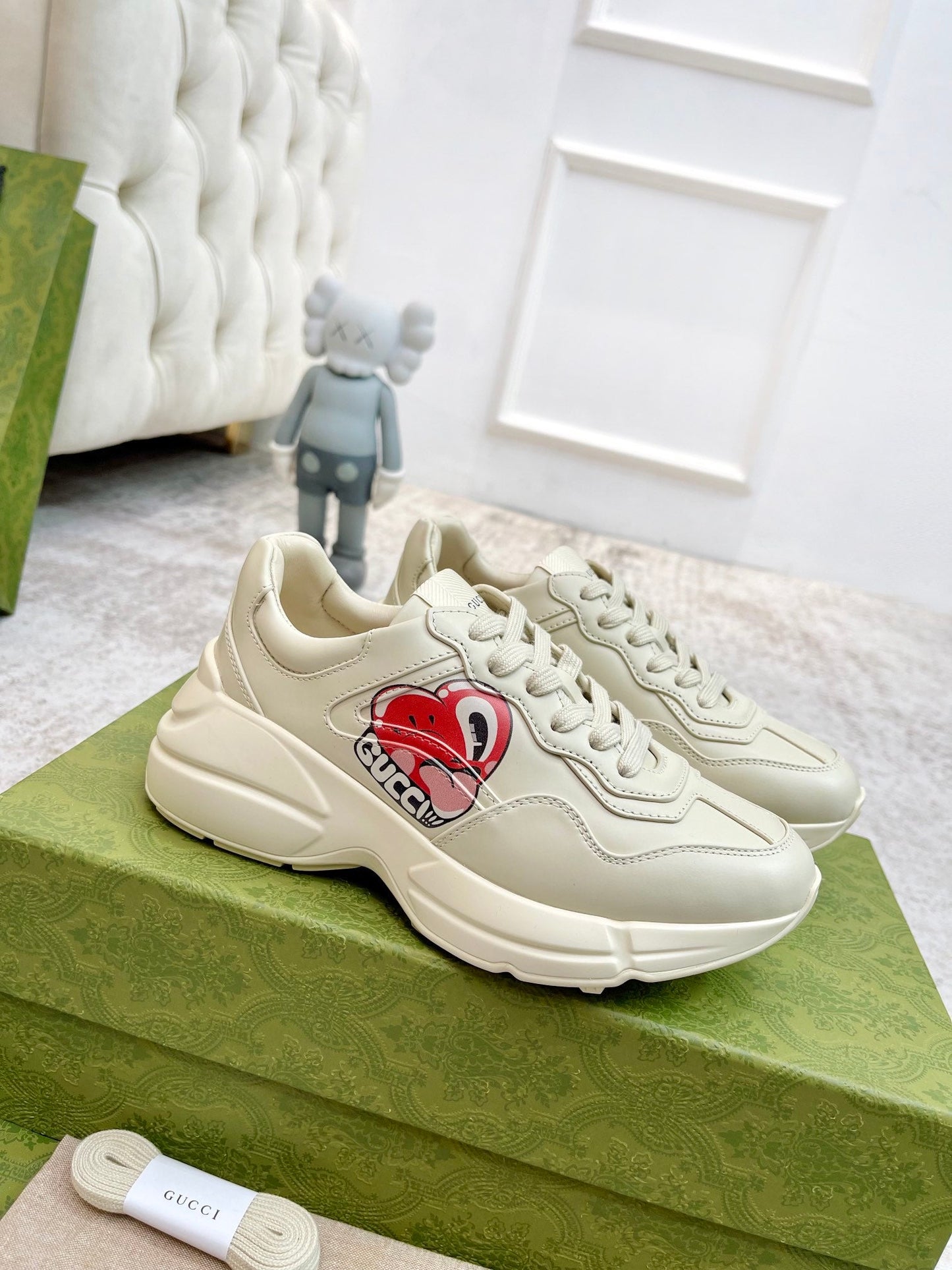 GG RHYTON TRAINER WHITE LAMBSKIN WITH HEART MOTIF - 35