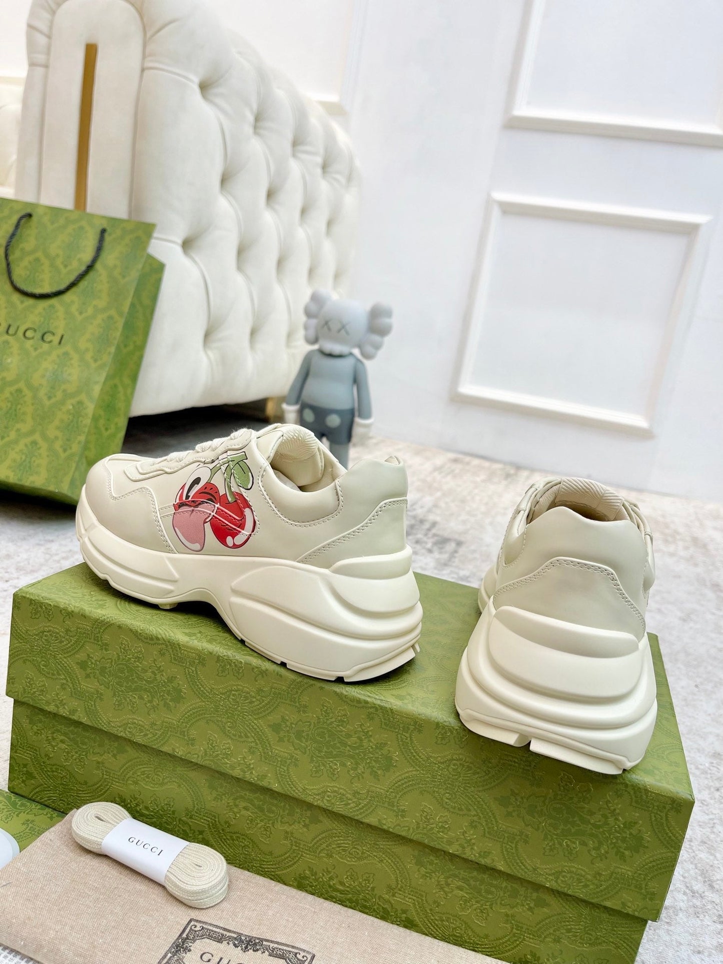 GG RHYTON TRAINER WHITE LAMBSKIN WITH HEART MOTIF - 35