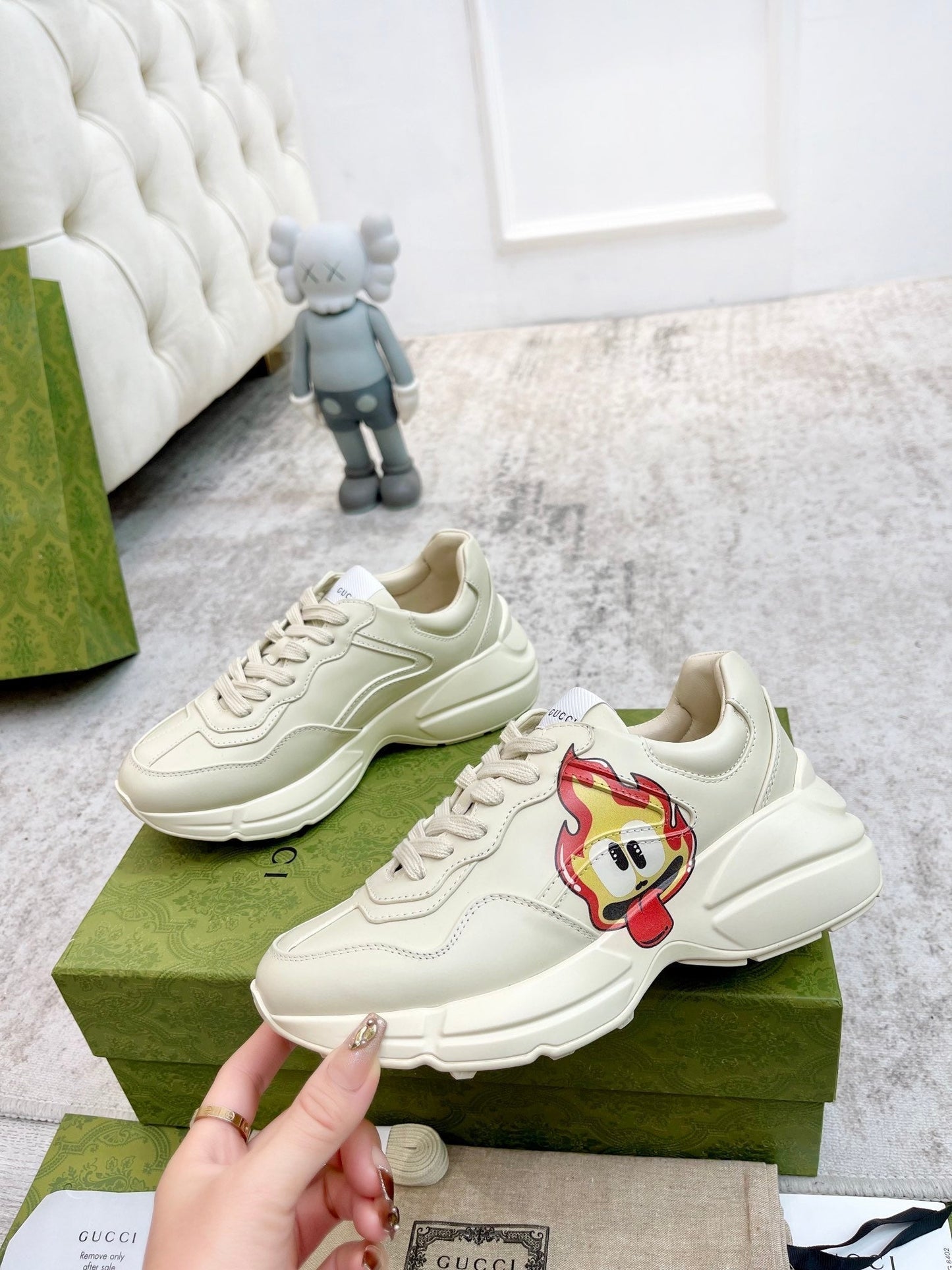 GG RHYTON TRAINER WHITE LAMBSKIN WITH ICON - 35