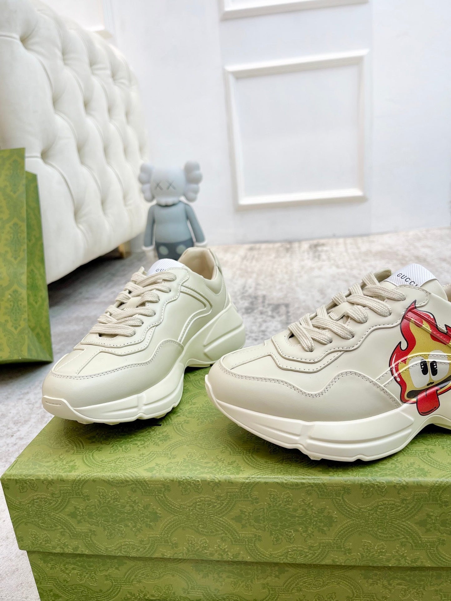 GG RHYTON TRAINER WHITE LAMBSKIN WITH ICON - 35