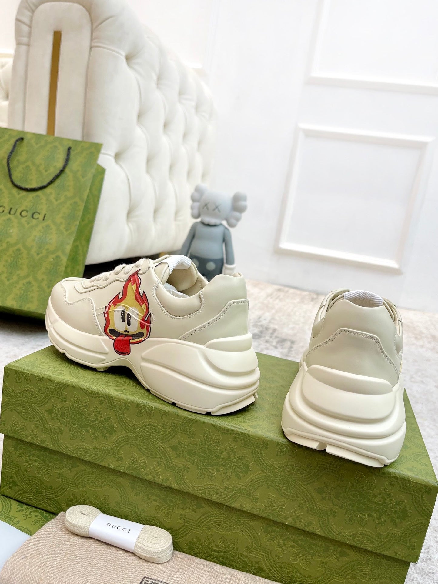 GG RHYTON TRAINER WHITE LAMBSKIN WITH ICON - 35