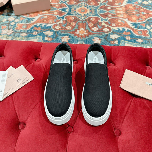Slip-on Shoes  High Sole Black Canvas - 35