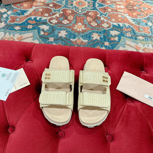 Women's Sandals Bright Cream Sheepskin With Straps - 35