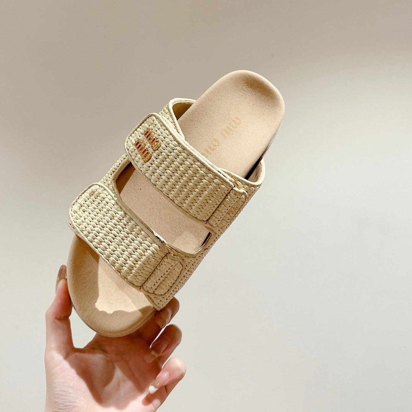 Women's Sandals Bright Cream Sheepskin With Straps - 35