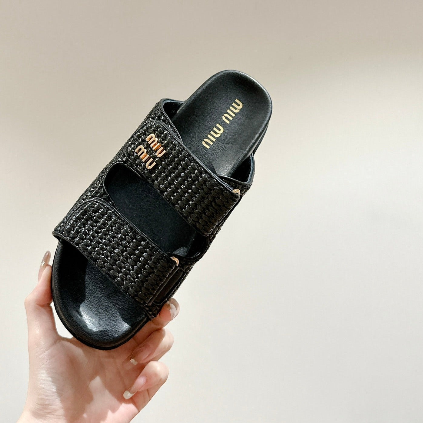 Women's Sandals Black Sheepskin With Straps - 35