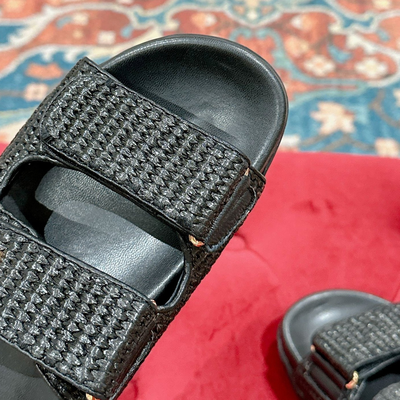 Women's Sandals Black Sheepskin With Straps - 35