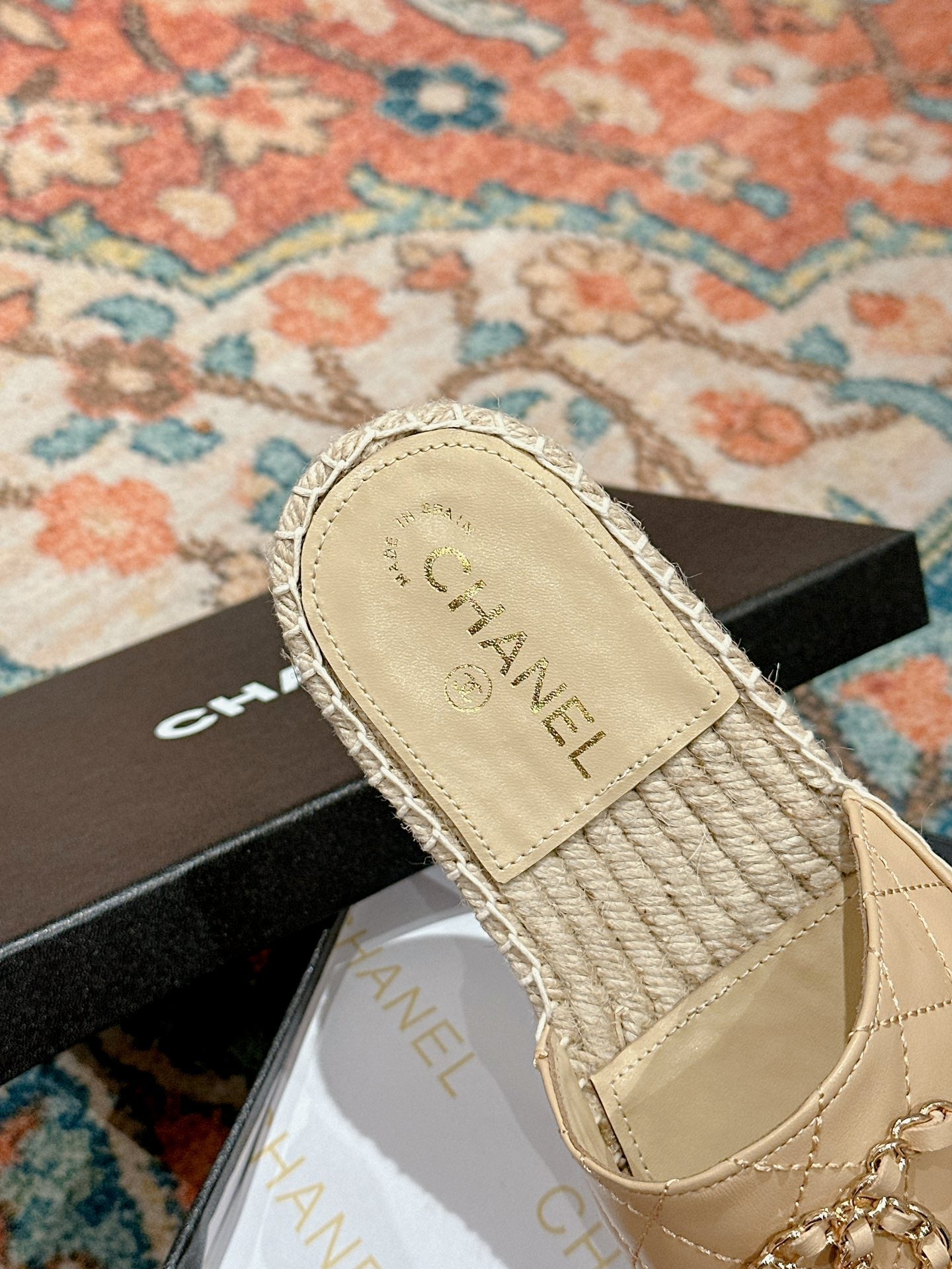 FLAT SLIPPERS IN BEIGE CREAM LAMBSKIN AND WOVEN WITH LOGO - 35