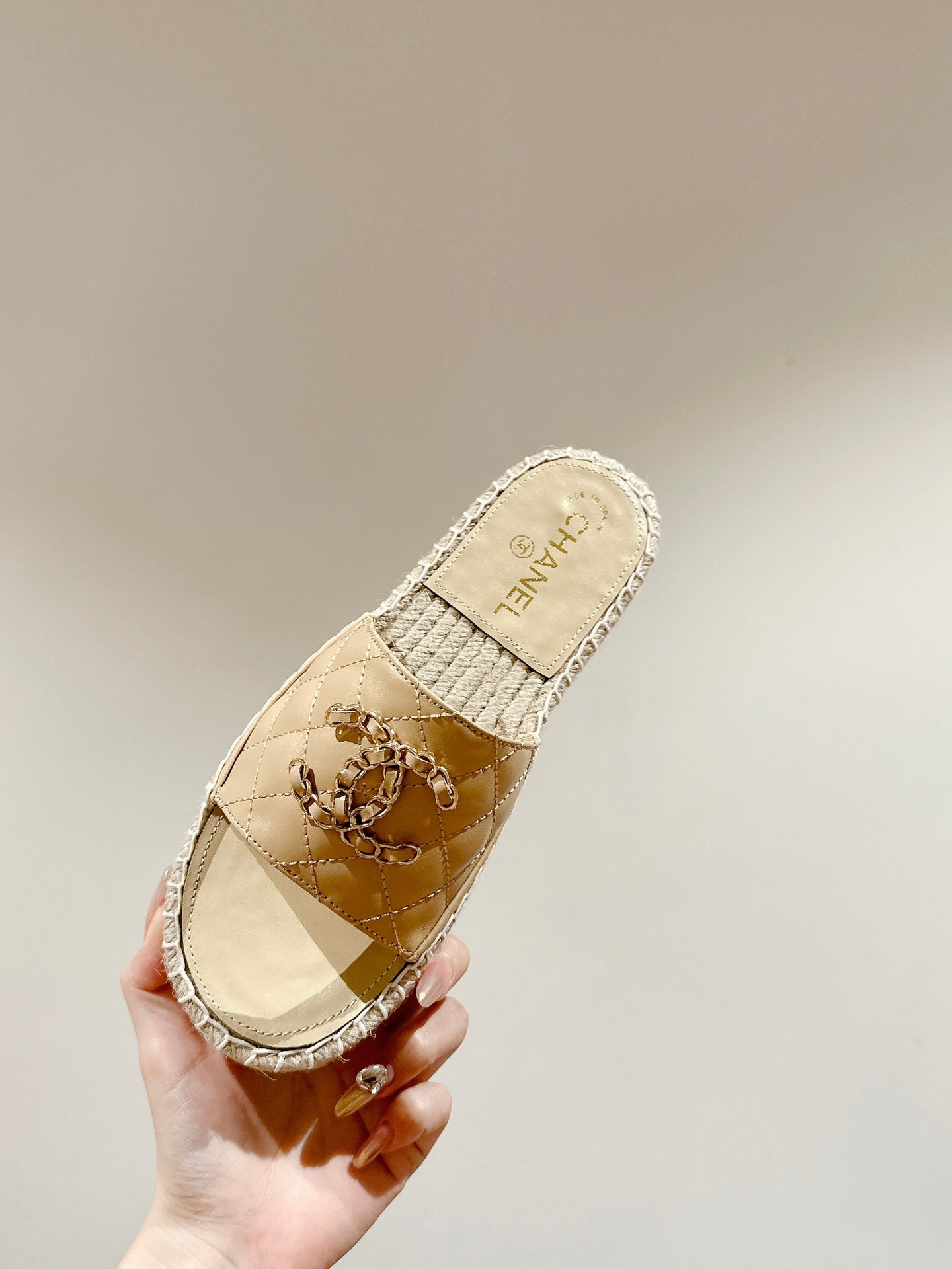 FLAT SLIPPERS IN BEIGE CREAM LAMBSKIN AND WOVEN WITH LOGO - 35