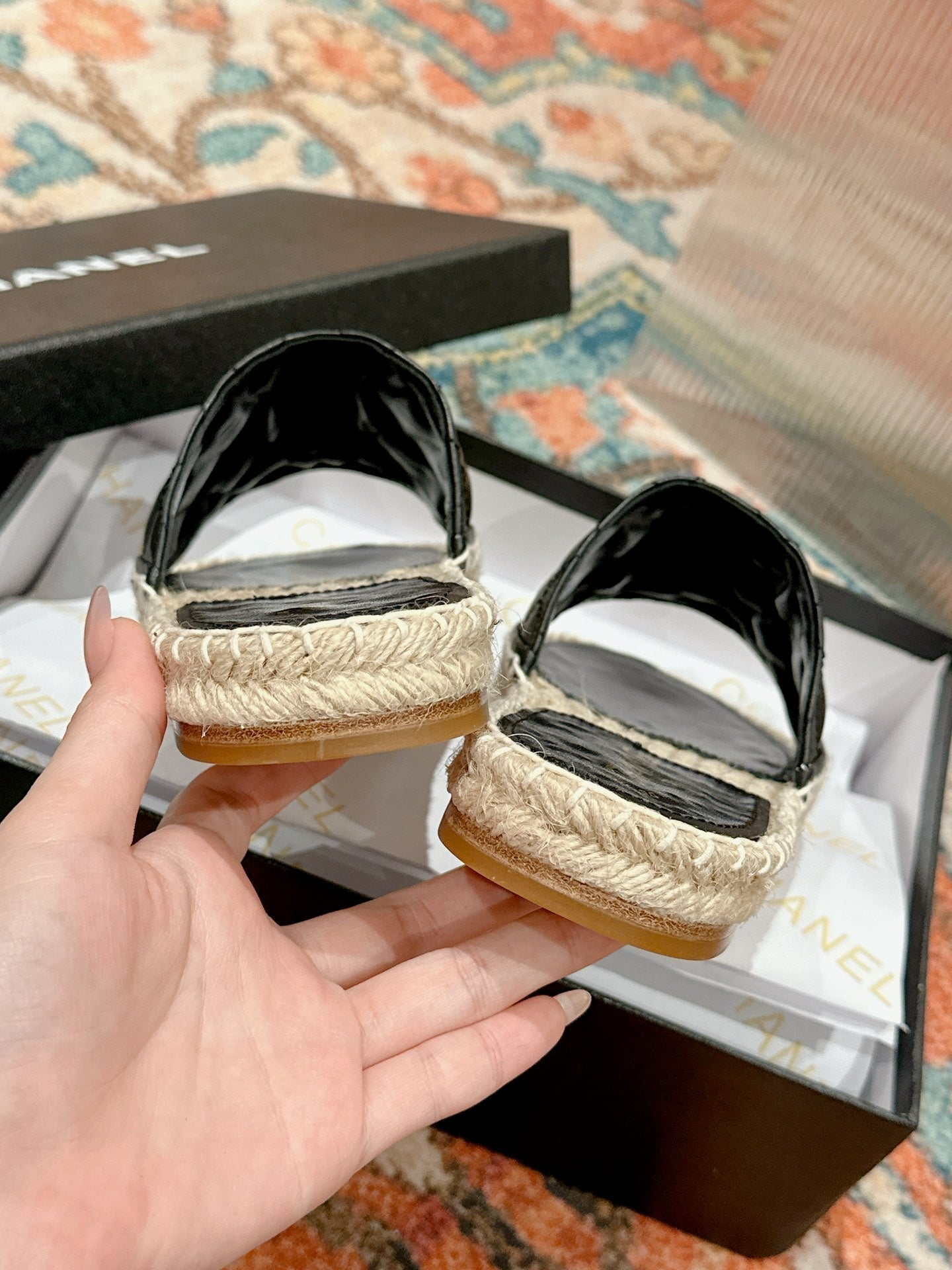 FLAT SLIPPERS IN BLACK LAMBSKIN AND WOVEN WITH LOGO - 35