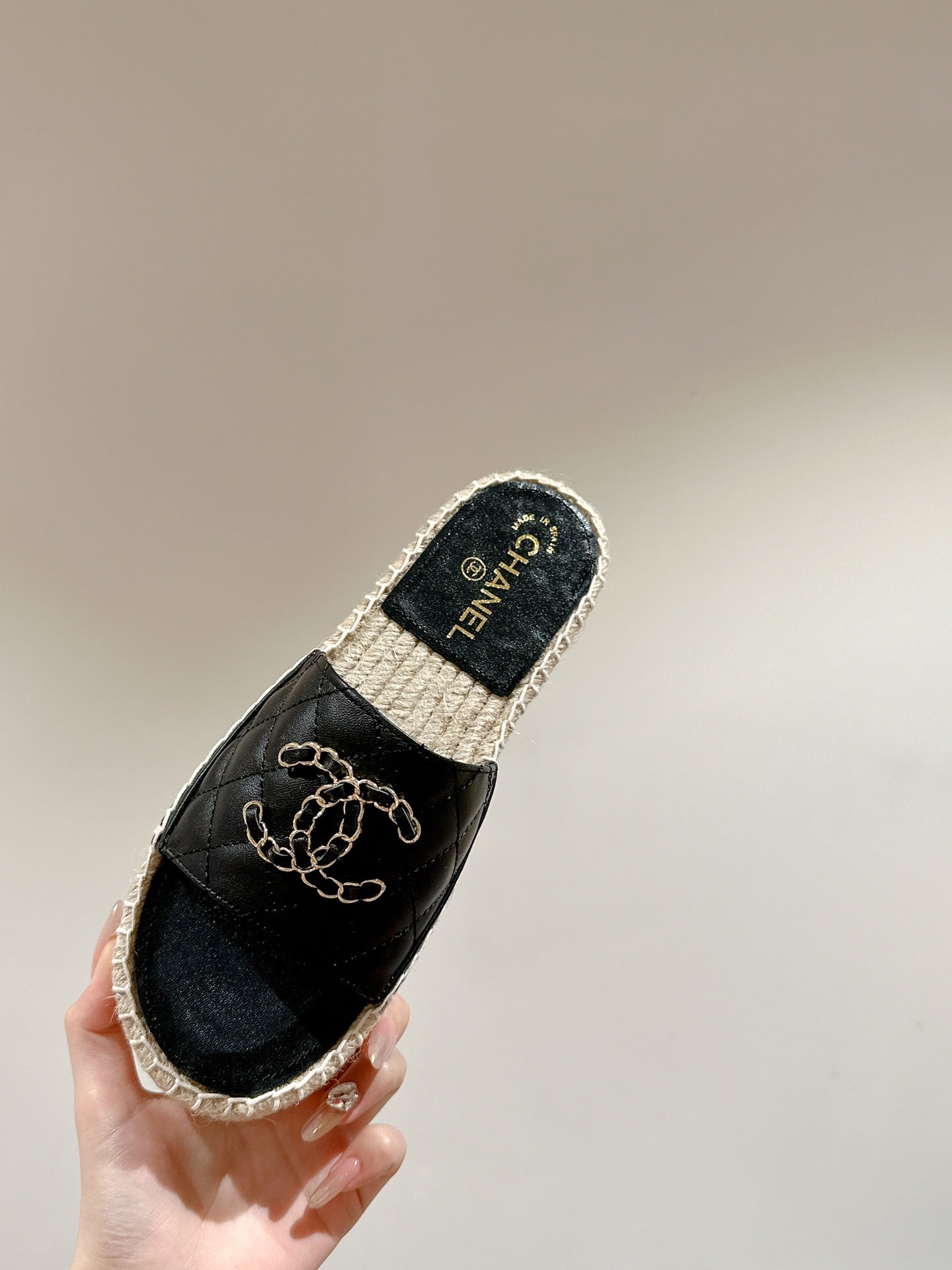 FLAT SLIPPERS IN BLACK LAMBSKIN AND WOVEN WITH LOGO - 35