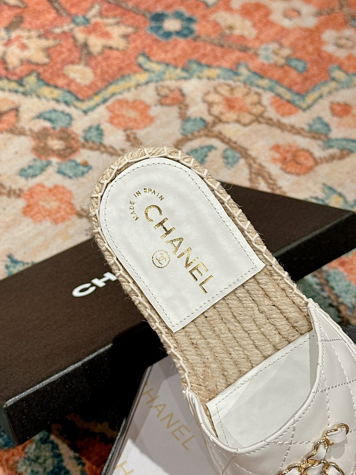 FLAT SLIPPERS IN WHITE LAMBSKIN AND WOVEN WITH LOGO - 35